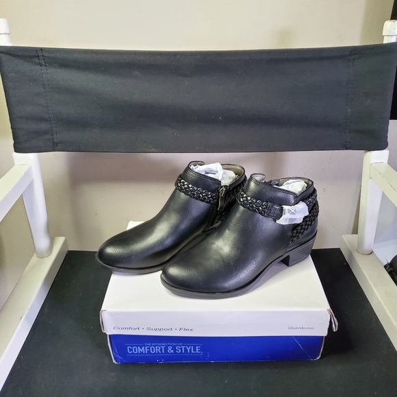 LIFE STRIDE Womens Adriana Ankle Bootie Size 6 - Picture 4 of 10